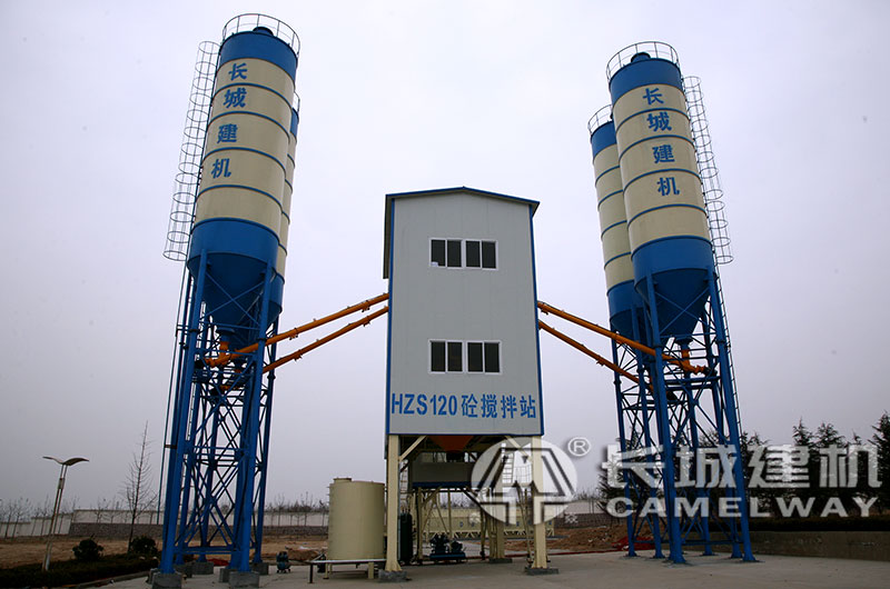   JS2000混凝土攪拌主機(jī)現(xiàn)場(chǎng)，單次出料兩方